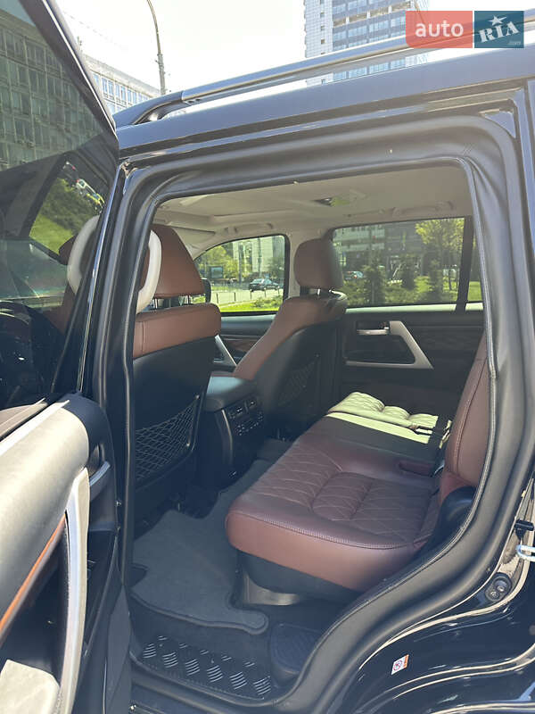 Внедорожник / Кроссовер Toyota Land Cruiser 2017 в Киеве фото 17 Внедорожник / Кроссовер Toyota Land Cruiser 2017 в Киеве