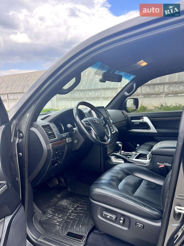 Внедорожник / Кроссовер Toyota Land Cruiser 2017 в Киеве