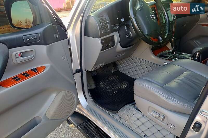Позашляховик / Кросовер Toyota Land Cruiser 2004 в Лозовій