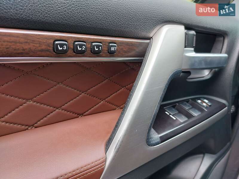 Внедорожник / Кроссовер Toyota Land Cruiser 2016 в Киеве