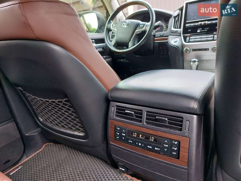 Внедорожник / Кроссовер Toyota Land Cruiser 2016 в Киеве