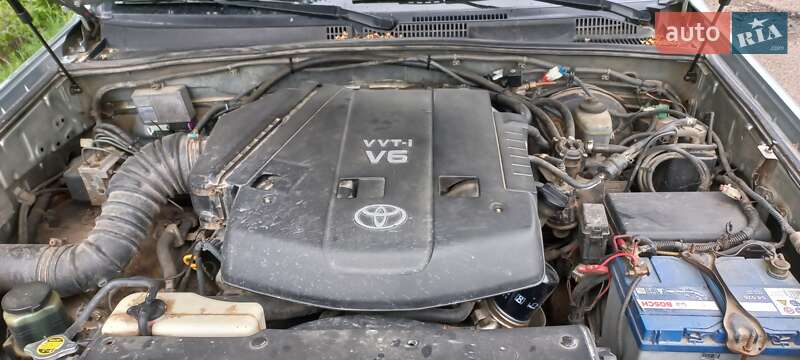 Внедорожник / Кроссовер Toyota Land Cruiser 2004 в Львове