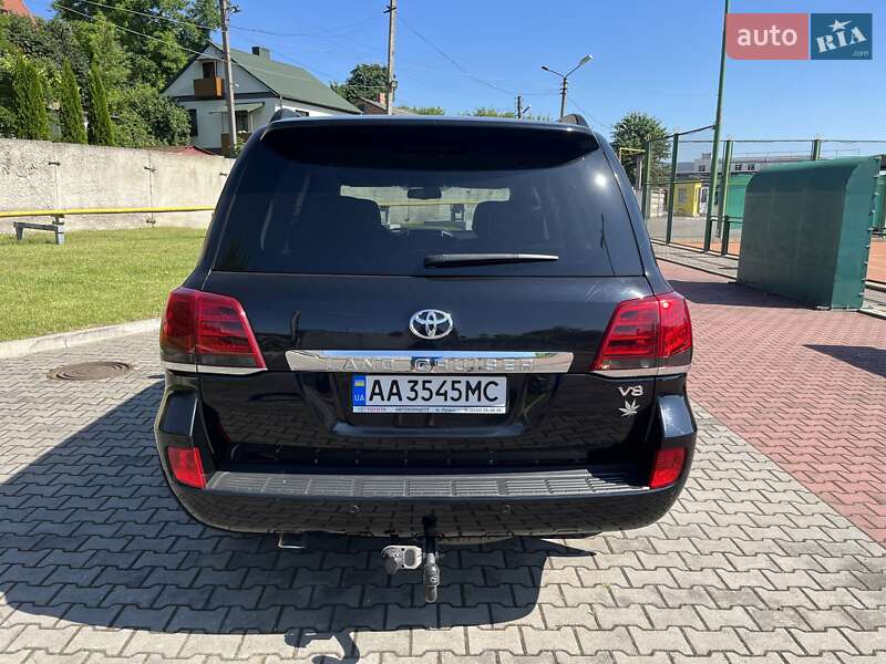 Внедорожник / Кроссовер Toyota Land Cruiser 2013 в Луцке