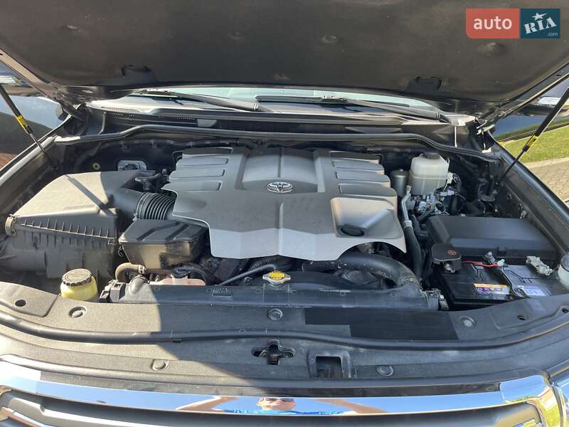 Внедорожник / Кроссовер Toyota Land Cruiser 2013 в Луцке