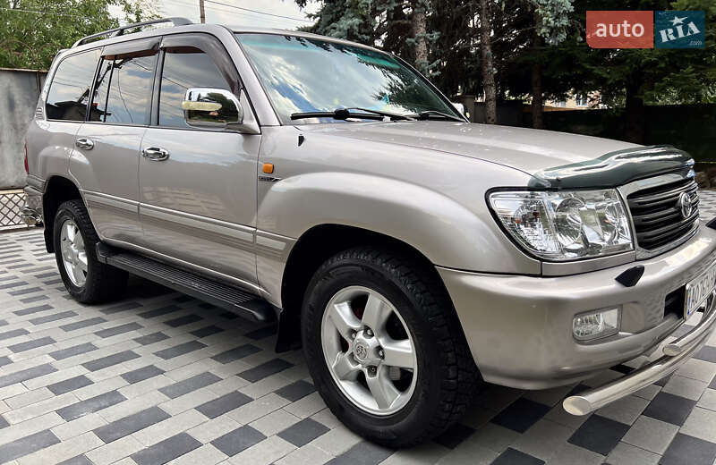 Внедорожник / Кроссовер Toyota Land Cruiser 2003 в Мукачево