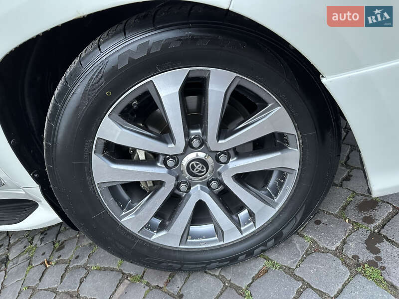 Внедорожник / Кроссовер Toyota Land Cruiser 2019 в Ужгороде