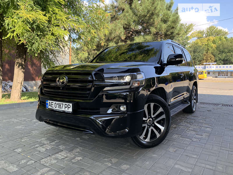 Позашляховик / Кросовер Toyota Land Cruiser 2017 в 