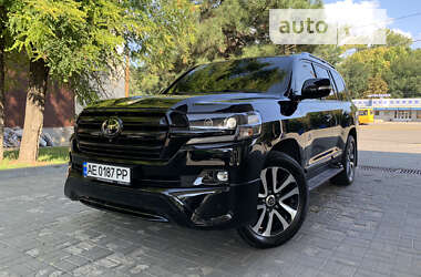 Позашляховик / Кросовер Toyota Land Cruiser 2017 в 