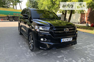Позашляховик / Кросовер Toyota Land Cruiser 2017 в 