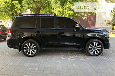 Позашляховик / Кросовер Toyota Land Cruiser 2017 в 