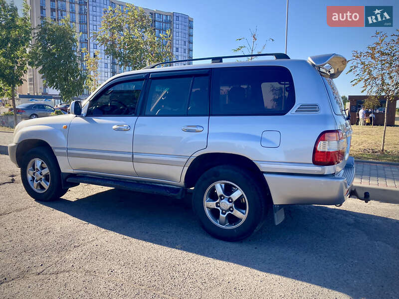 Внедорожник / Кроссовер Toyota Land Cruiser 2006 в Черкассах