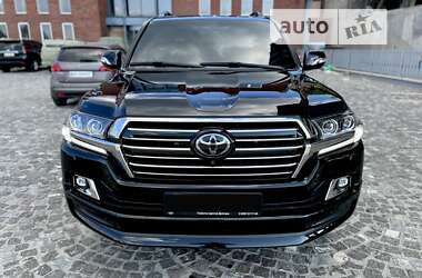 Позашляховик / Кросовер Toyota Land Cruiser 2017 в Дніпрі