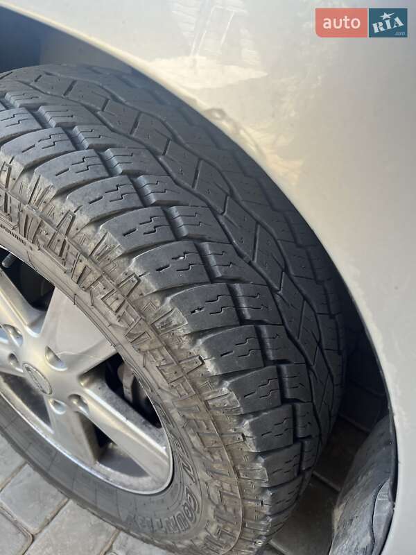 Внедорожник / Кроссовер Toyota Land Cruiser 2012 в Новом Буге