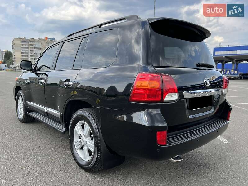 Позашляховик / Кросовер Toyota Land Cruiser 2012 в Дніпрі