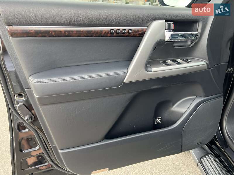 Позашляховик / Кросовер Toyota Land Cruiser 2012 в Дніпрі