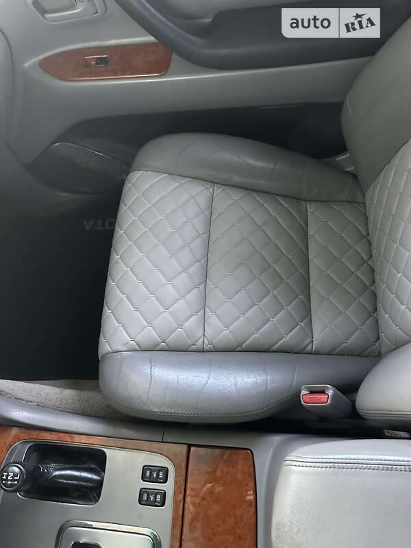 Внедорожник / Кроссовер Toyota Land Cruiser 2003 в Ровно фото 14 Внедорожник / Кроссовер Toyota Land Cruiser 2003 в Ровно
