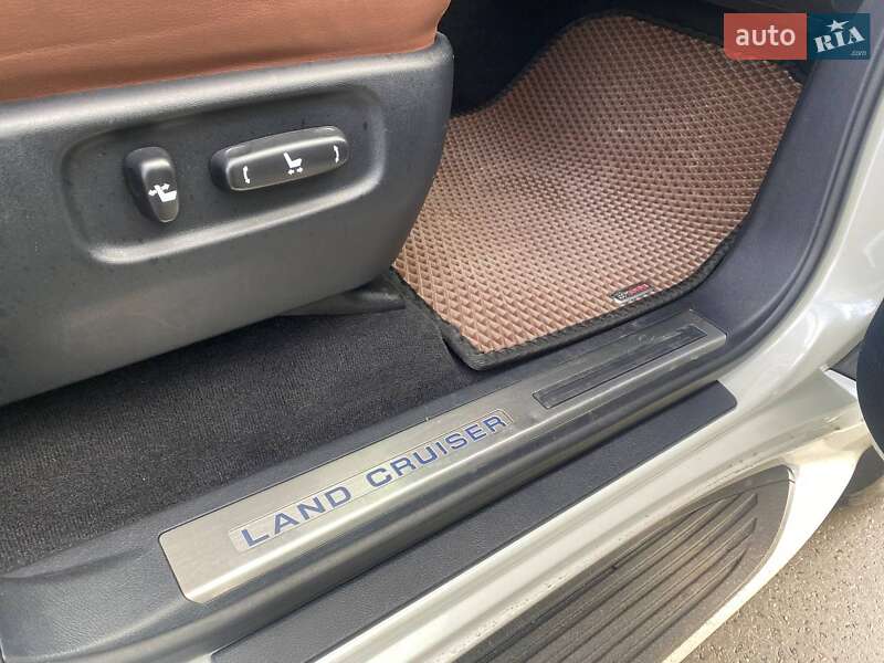 Внедорожник / Кроссовер Toyota Land Cruiser 2019 в Днепре