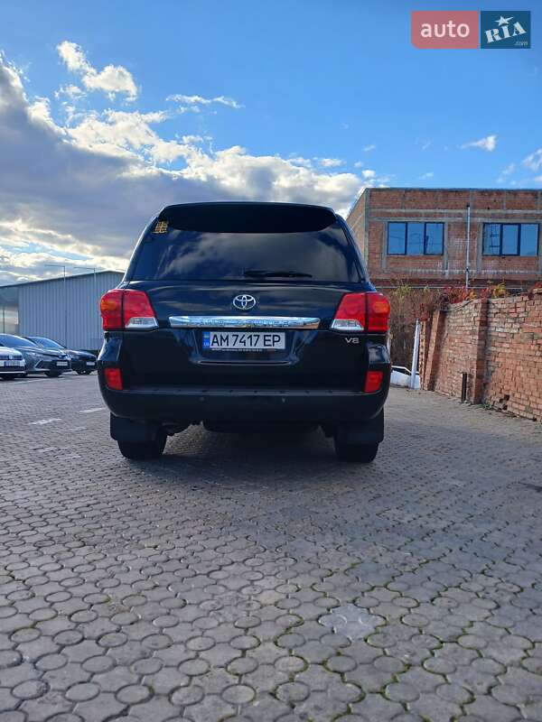 Внедорожник / Кроссовер Toyota Land Cruiser 2015 в Черновцах