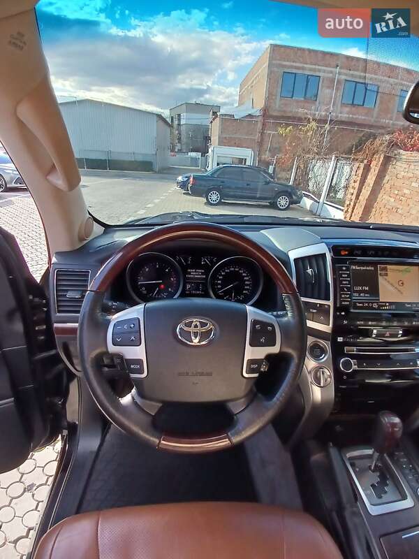 Внедорожник / Кроссовер Toyota Land Cruiser 2015 в Черновцах
