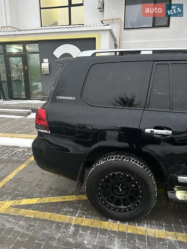 Внедорожник / Кроссовер Toyota Land Cruiser 2014 в Киеве фото 5 Внедорожник / Кроссовер Toyota Land Cruiser 2014 в Киеве