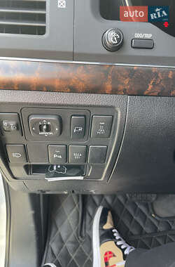 Внедорожник / Кроссовер Toyota Land Cruiser 2011 в 