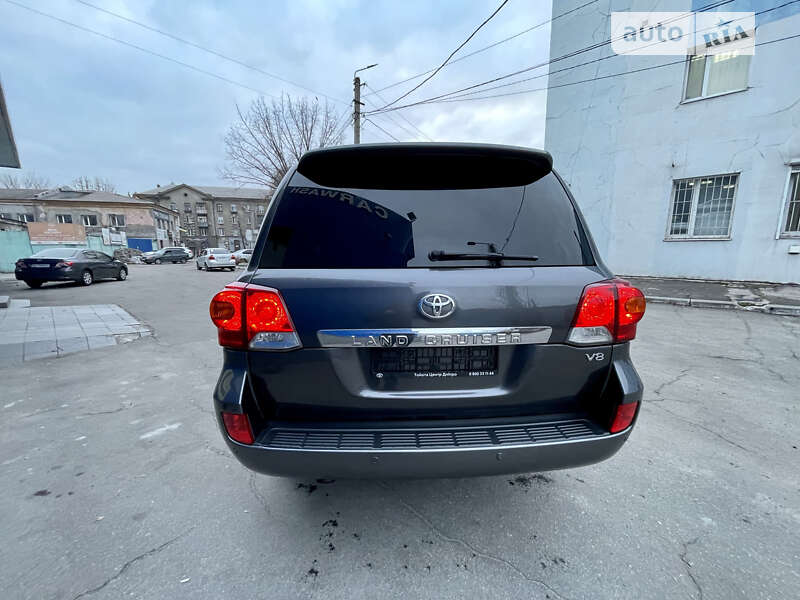Внедорожник / Кроссовер Toyota Land Cruiser 2012 в Каменском