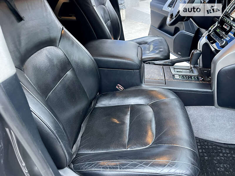 Внедорожник / Кроссовер Toyota Land Cruiser 2012 в Каменском