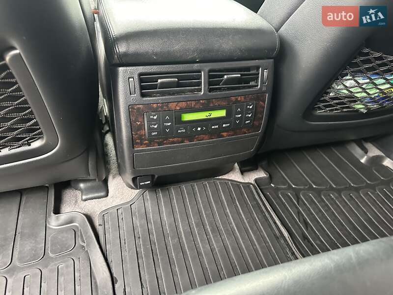 Позашляховик / Кросовер Toyota Land Cruiser 2012 в Кривому Розі
