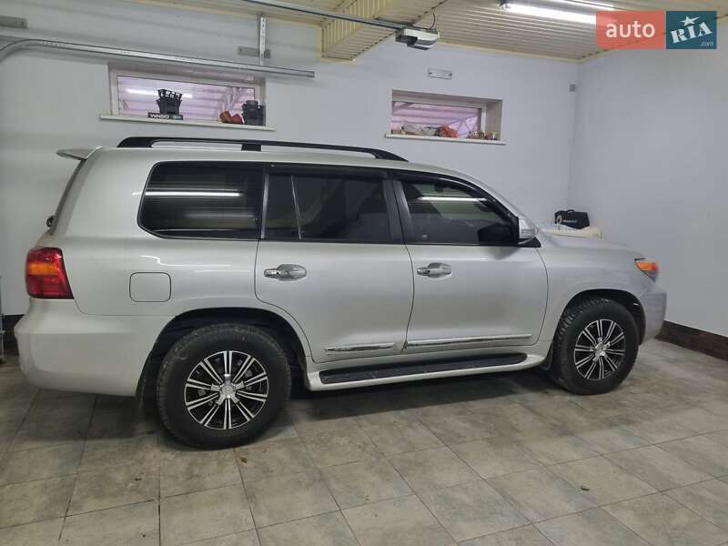 Внедорожник / Кроссовер Toyota Land Cruiser 2012 в Днепре фото 3 Внедорожник / Кроссовер Toyota Land Cruiser 2012 в Днепре