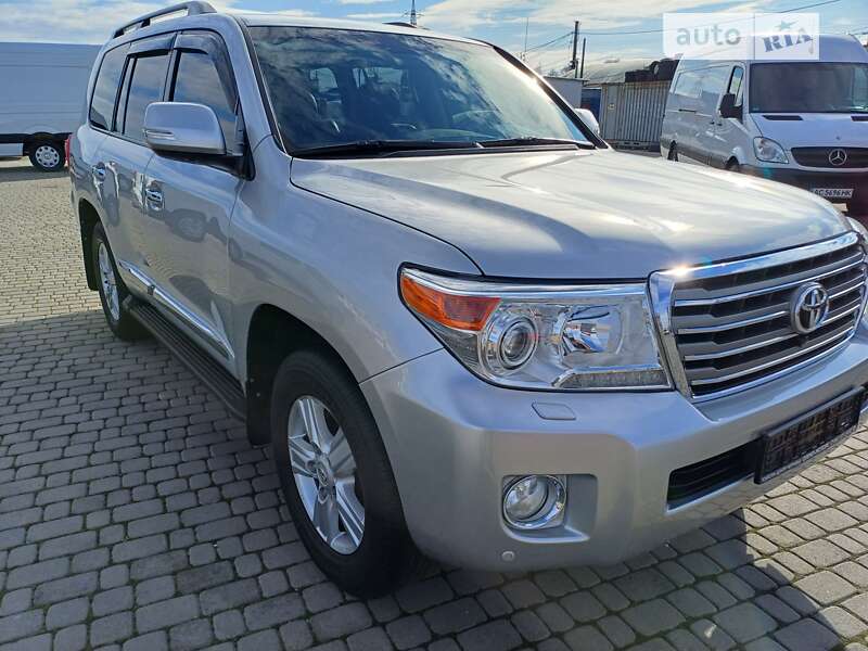 Внедорожник / Кроссовер Toyota Land Cruiser 2012 в Черновцах