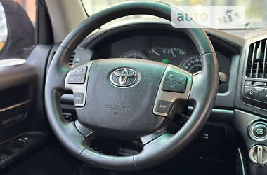 Позашляховик / Кросовер Toyota Land Cruiser 2009 в Дніпрі