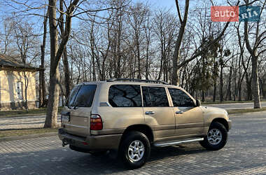 Внедорожник / Кроссовер Toyota Land Cruiser 1999 в 