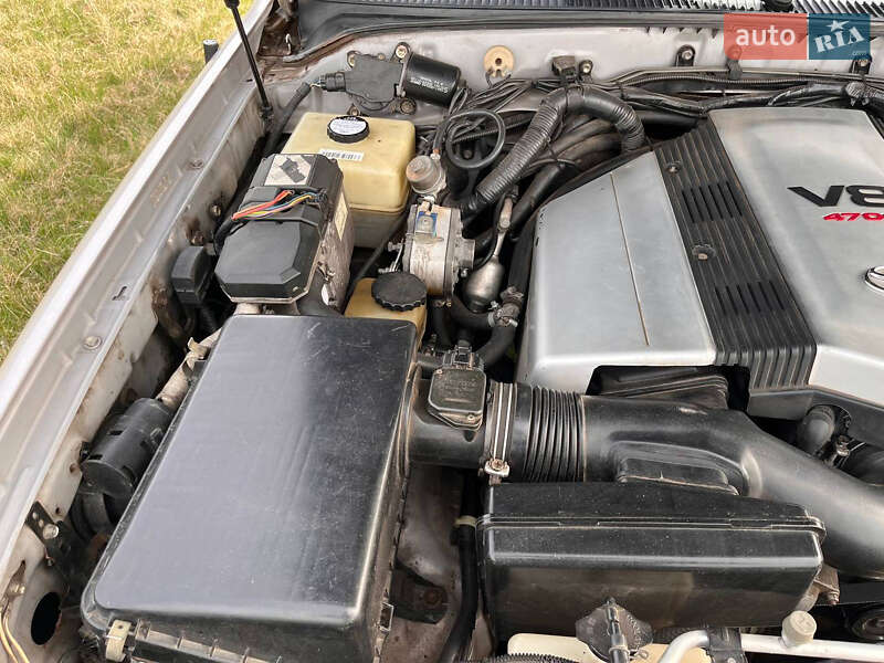 Внедорожник / Кроссовер Toyota Land Cruiser 2004 в Новых Санжарах