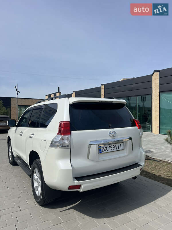 Внедорожник / Кроссовер Toyota Land Cruiser 2013 в Хмельницком