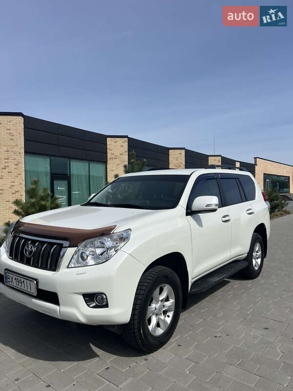 Внедорожник / Кроссовер Toyota Land Cruiser 2013 в Хмельницком