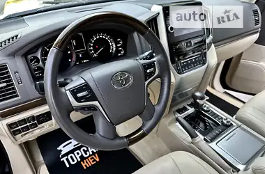 Toyota Land Cruiser 2021