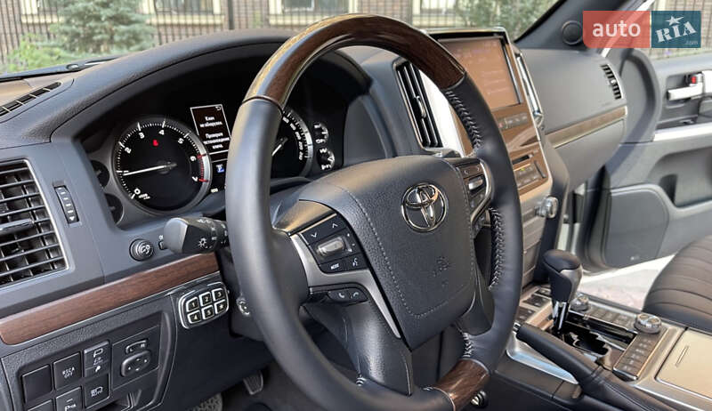 Внедорожник / Кроссовер Toyota Land Cruiser 2020 в Запорожье