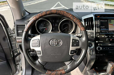 Внедорожник / Кроссовер Toyota Land Cruiser 2013 в Броварах
