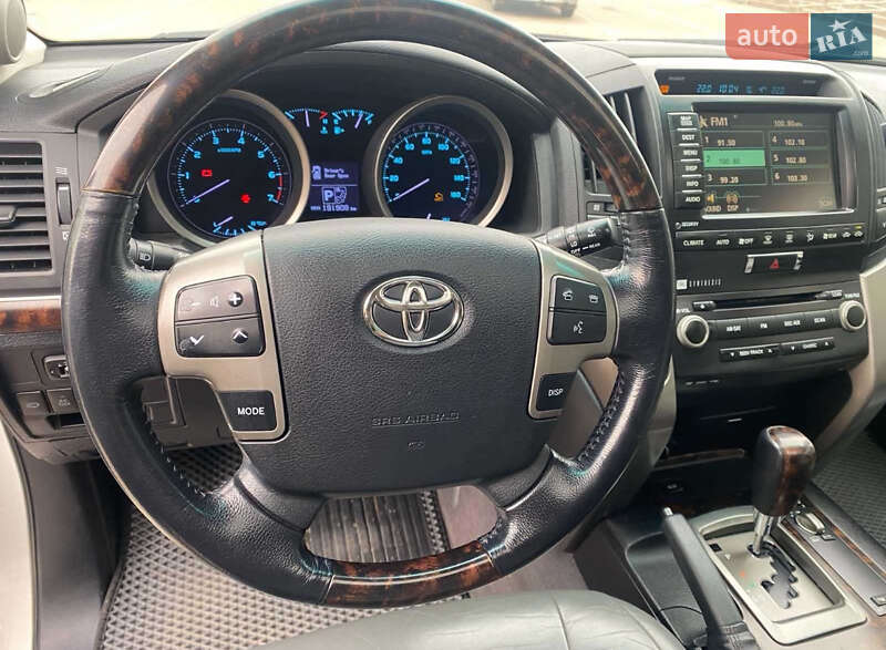 Внедорожник / Кроссовер Toyota Land Cruiser 2008 в Николаеве