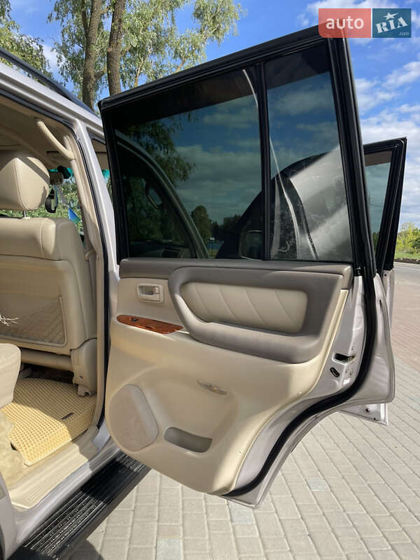 Внедорожник / Кроссовер Toyota Land Cruiser 2003 в Шполе