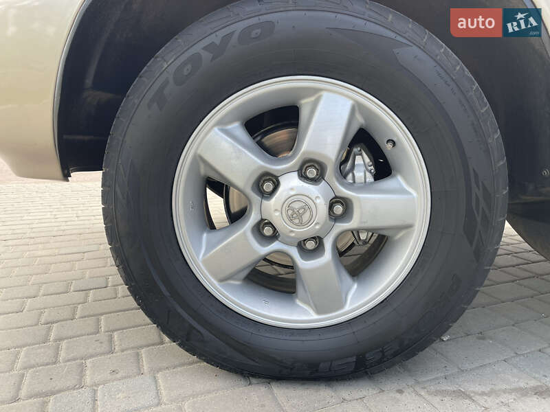 Внедорожник / Кроссовер Toyota Land Cruiser 2003 в Шполе