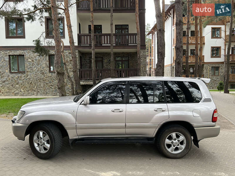 Позашляховик / Кросовер Toyota Land Cruiser 2003 в Києві