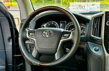 Позашляховик / Кросовер Toyota Land Cruiser 2018 в Дніпрі