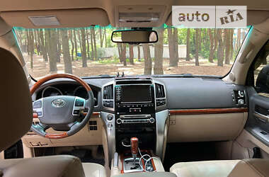 Внедорожник / Кроссовер Toyota Land Cruiser 2013 в Владимирце