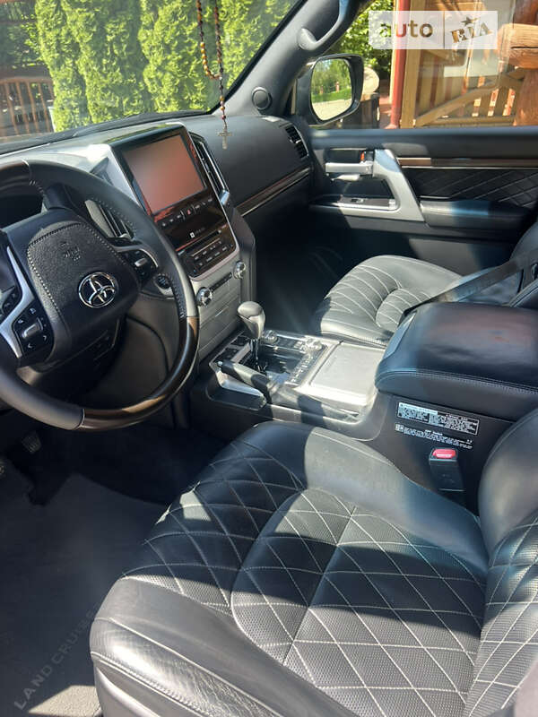 Внедорожник / Кроссовер Toyota Land Cruiser 2017 в Жидачове