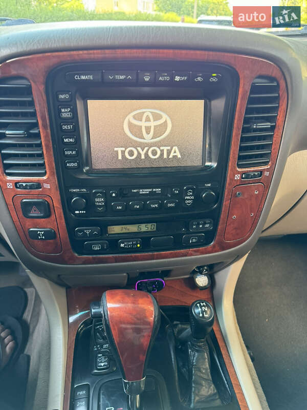 Внедорожник / Кроссовер Toyota Land Cruiser 2001 в Кропивницком