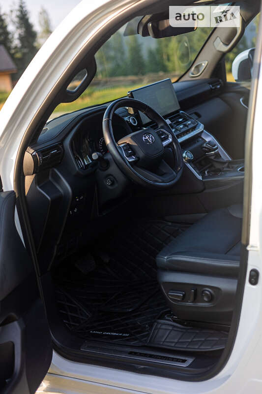 Внедорожник / Кроссовер Toyota Land Cruiser 2021 в Полянице