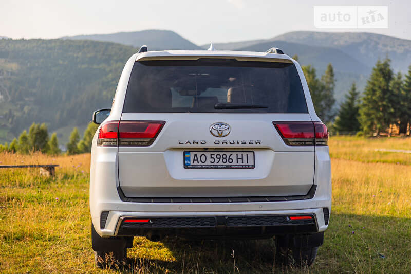 Внедорожник / Кроссовер Toyota Land Cruiser 2021 в Полянице