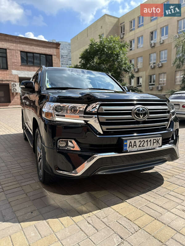 Внедорожник / Кроссовер Toyota Land Cruiser 2016 в Киеве
