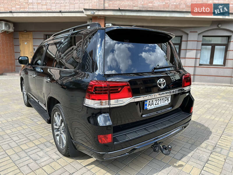 Внедорожник / Кроссовер Toyota Land Cruiser 2016 в Киеве